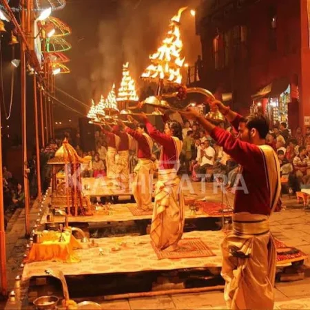 6.5 km (15 to 20 minutes drive)
The site of the famous Ganga Aarti, an enchanting evening ceremony. This ghat is a vibrant hub of activity, with pilgrims performing rituals and lively markets nearby, known as Godauliya.